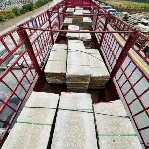 遵义 黄金麻花岗岩荔枝面，光面毛板装车完成