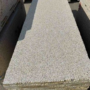 遵义 黄金麻花岗岩荔枝面毛板，半成品