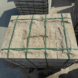 遵义 黄金麻花岗岩石材自然面蘑菇石成品