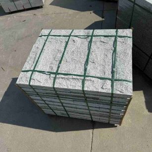 遵义 白麻花岗岩石材自然面蘑菇石成品