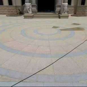 遵义 黄金麻芝麻灰花岗岩石材地铺拼接效果