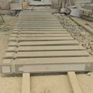 遵义 芝麻白异形加工雕刻-栏杆大柱，方柱