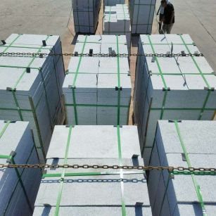 遵义 芝麻白花岗岩5公分地铺石 花岗岩厂家工厂装车日常