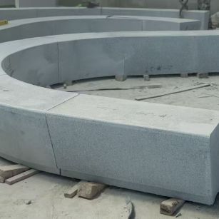 遵义 芝麻白花岗岩光面弧形坐凳