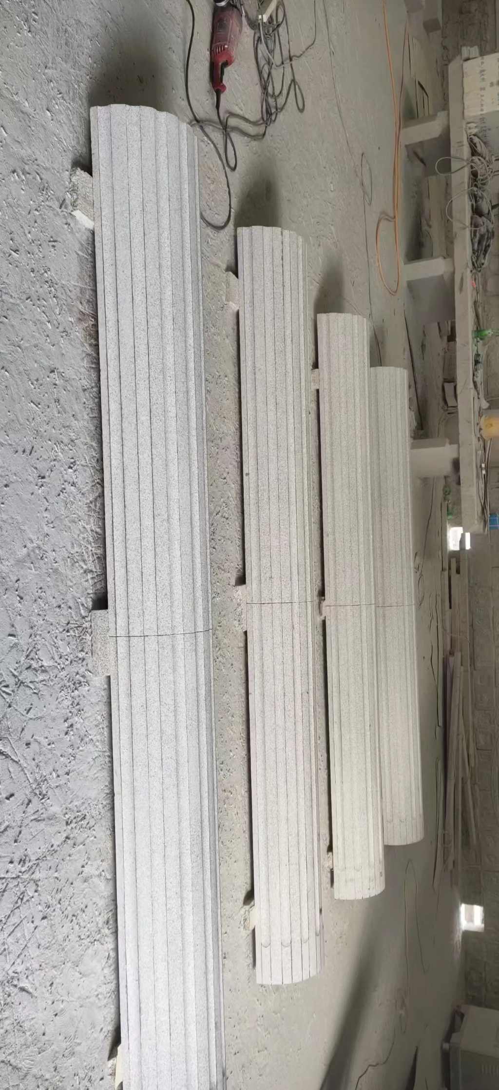 遵义 花岗岩厂家带你看白麻花岗岩门楼大柱柱皮