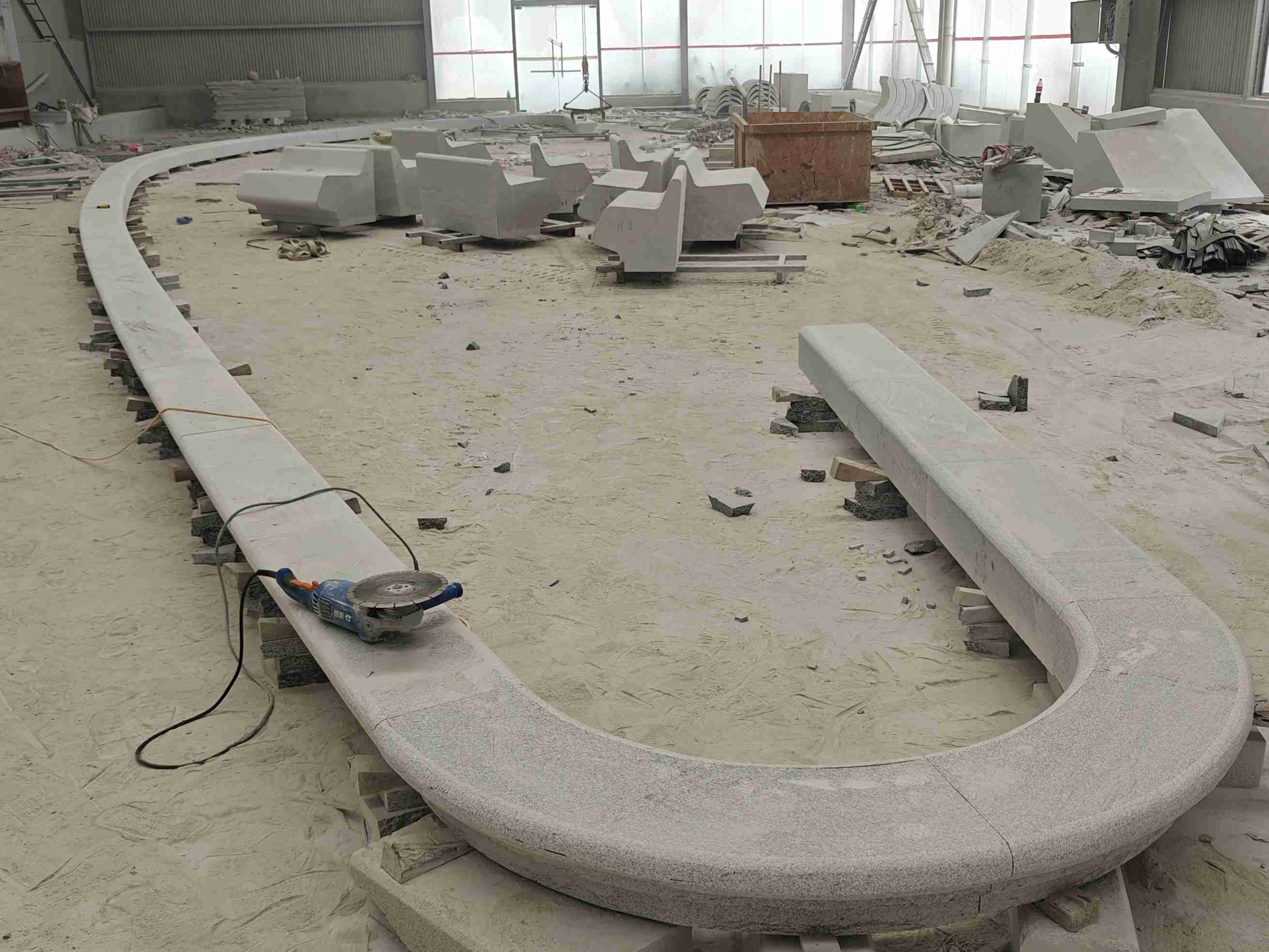 遵义 芝麻白花岗岩弧形花坛石，坐凳石