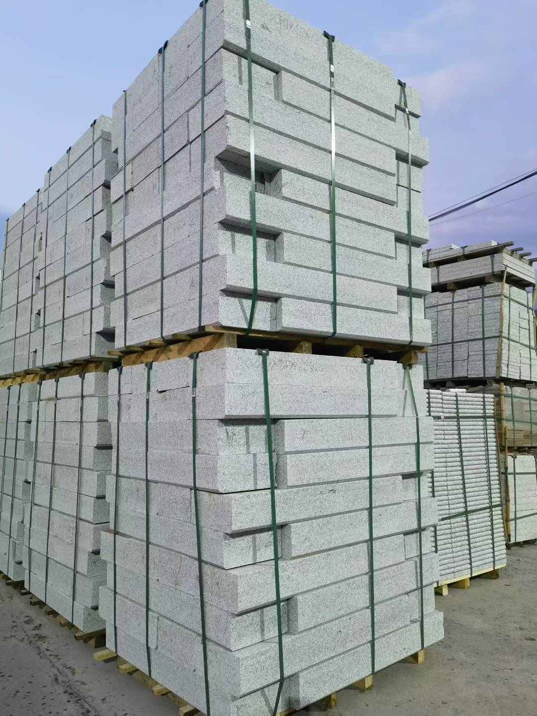 遵义 芝麻白花岗岩路沿石，路缘石，路肩石，道牙，立缘石，马路牙子，街沿石，侧石等