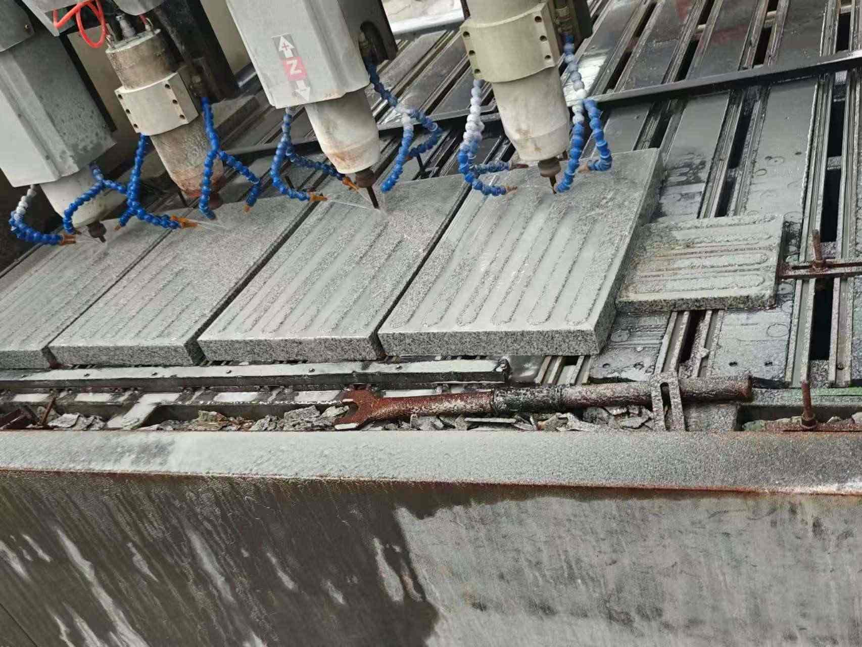 遵义 芝麻白花岗岩荔枝面盲道雕刻