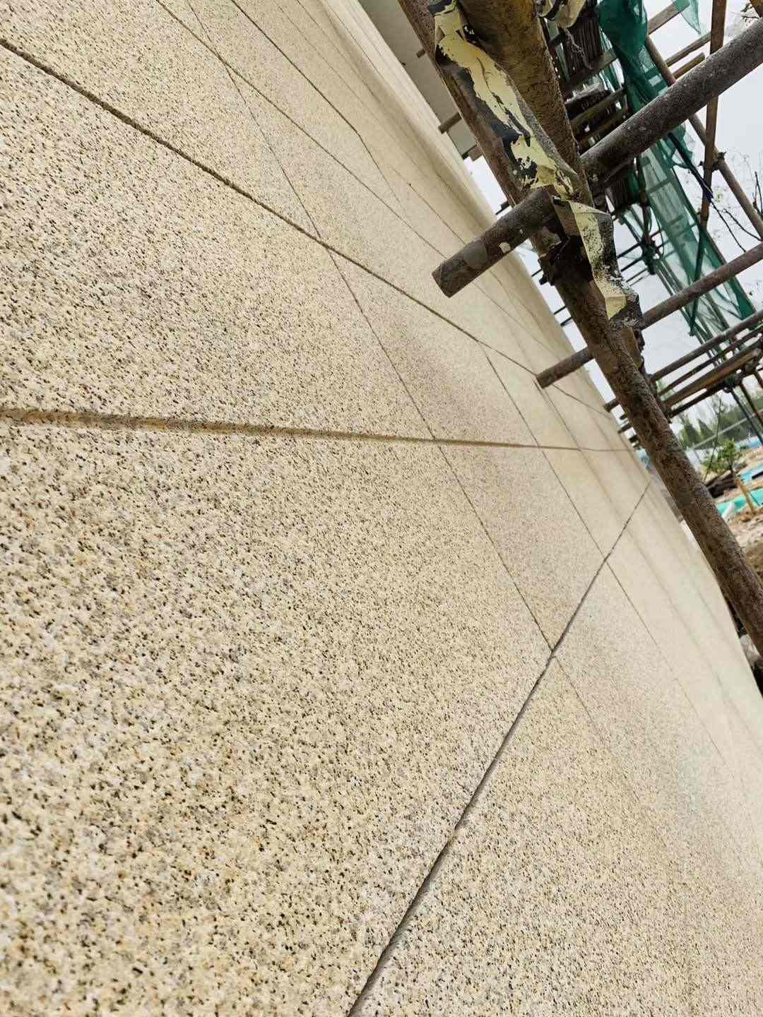 遵义 黄金麻花岗岩荔枝面外墙干挂石材效果示例