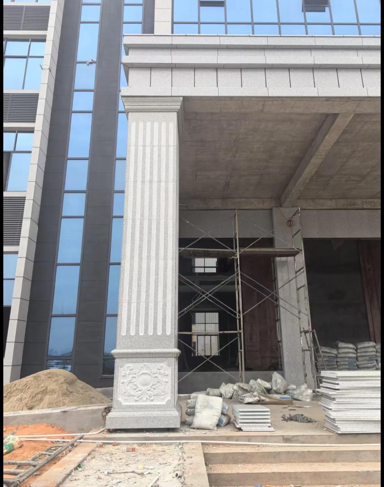 遵义 芝麻白光面花岗岩门楼大柱（罗马柱）配雕花底座