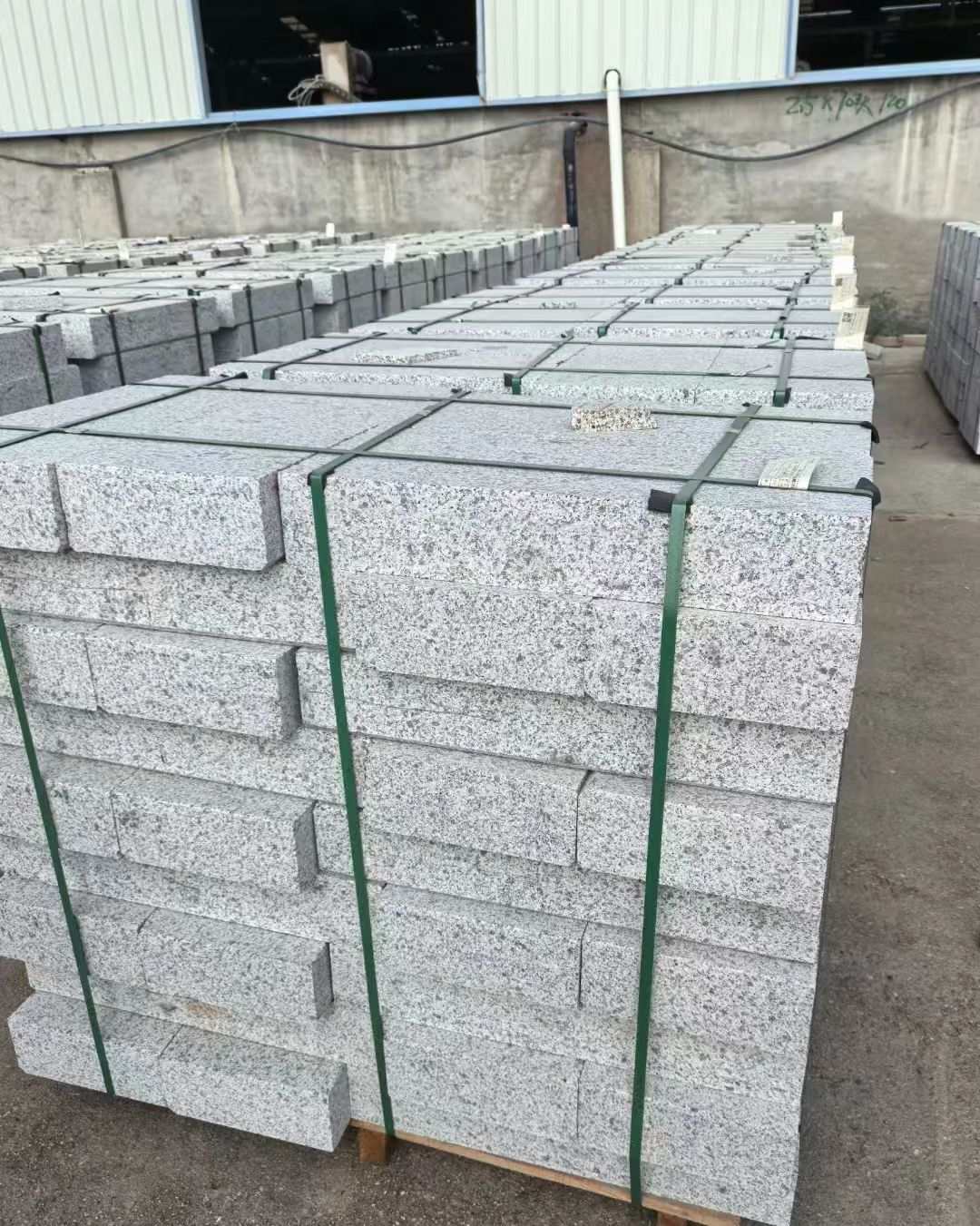 遵义 白麻花岗岩路沿石，弧形路沿石，道牙石，马路牙子，界石，路缘石，平沿石，直岩石，平缘石等