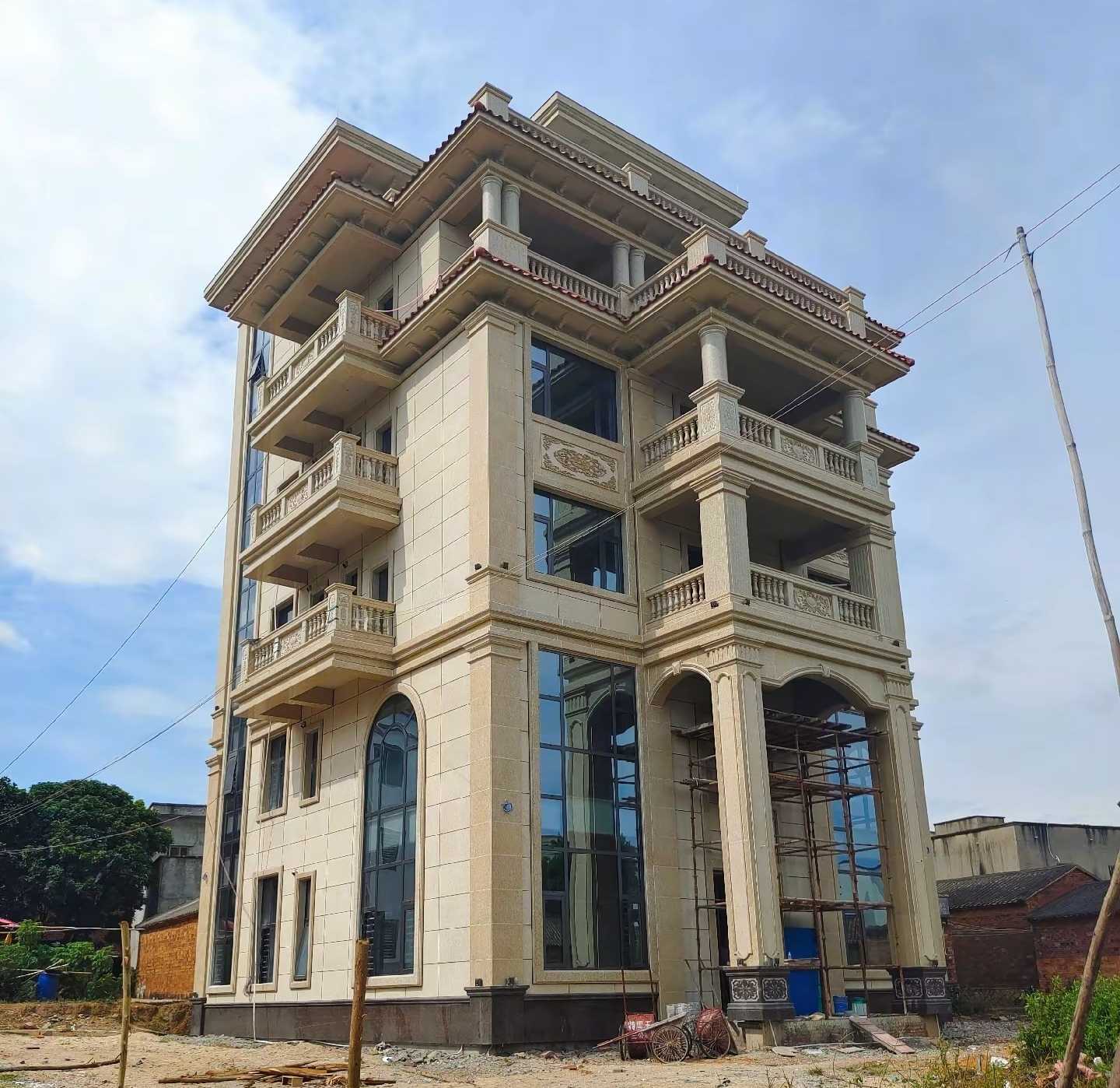 遵义 黄金麻花岗岩石材别墅外墙干挂搭配（雕花栏杆花瓶柱门楼罗马柱）