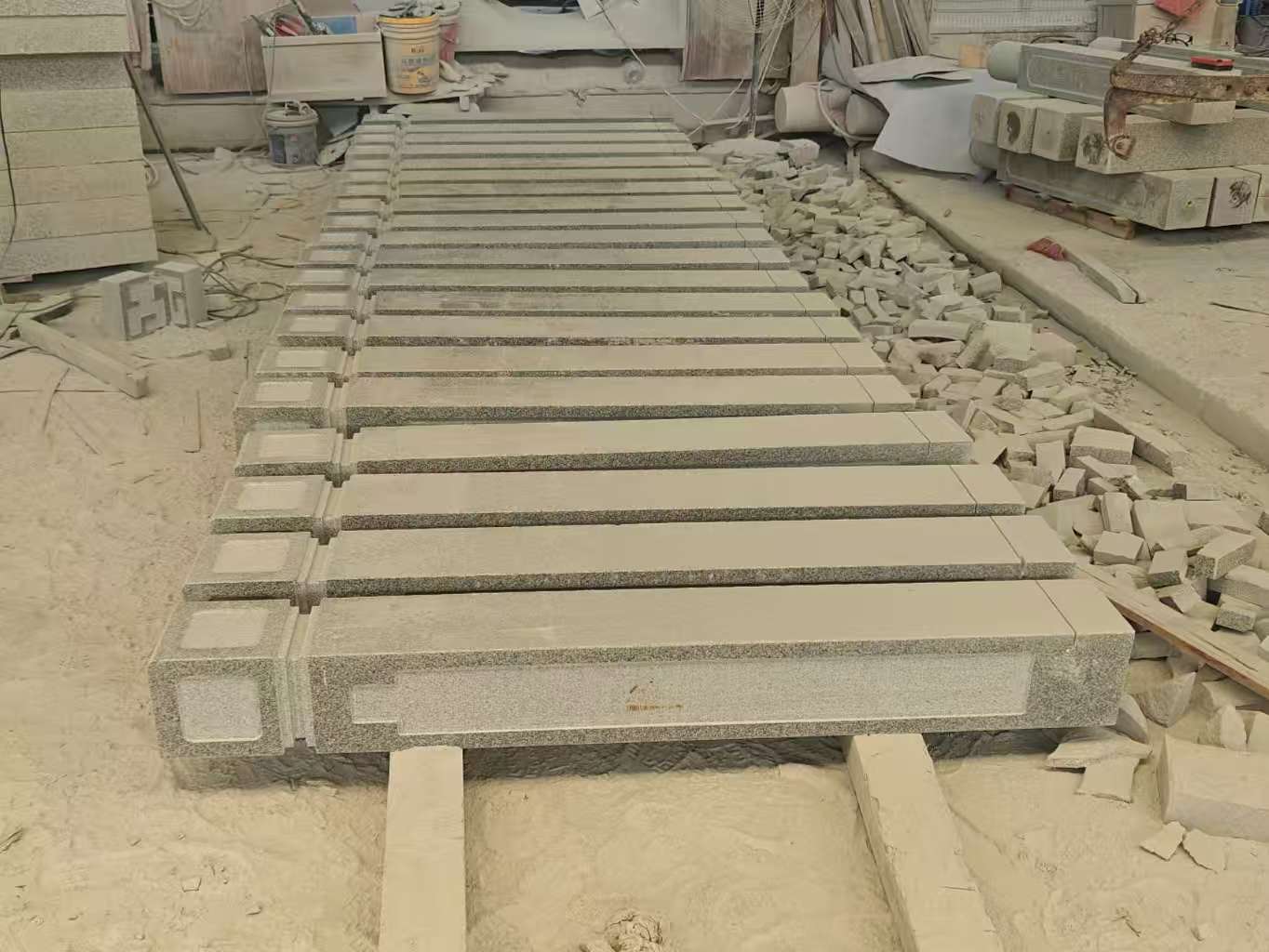 遵义 芝麻白异形加工雕刻-栏杆大柱，方柱