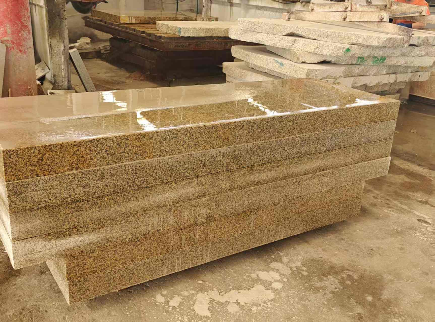 遵义 黄金麻栏杆料半成品加工中