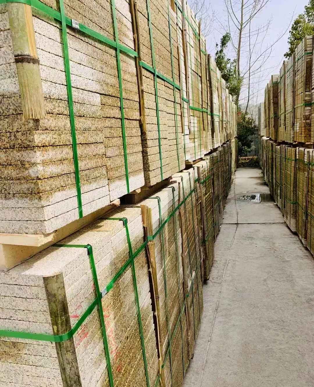 遵义 黄金麻花岗岩荔枝面地铺石