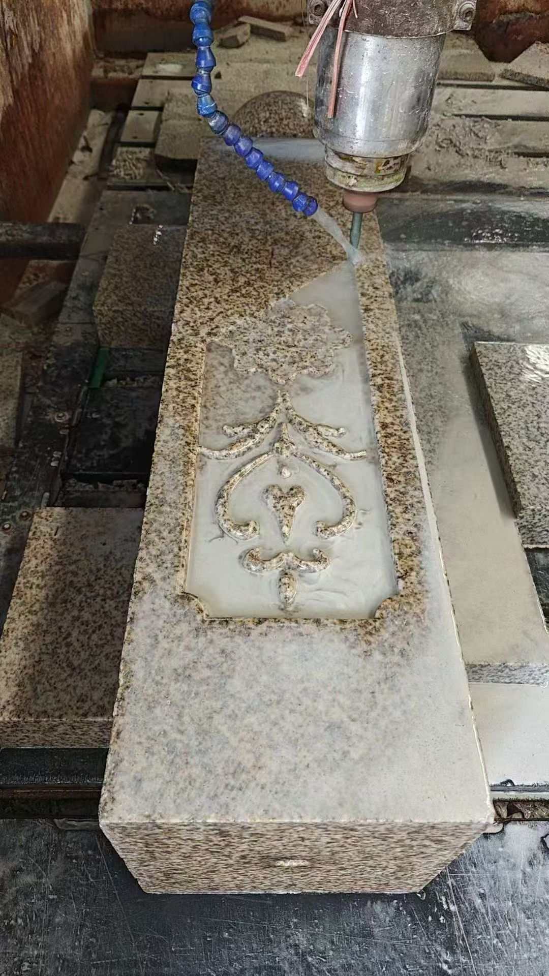 遵义 黄金麻花岗岩异形加工雕刻栏杆大柱