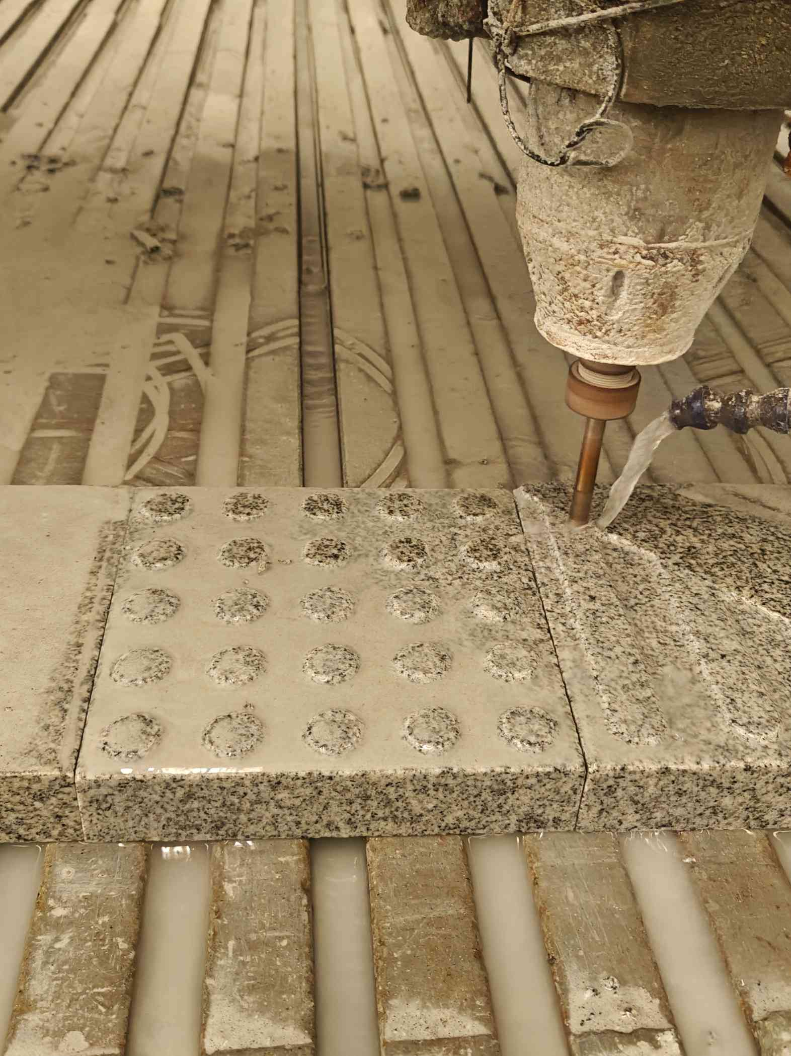 遵义 芝麻白花岗岩石材盲人石、盲道石、盲点石