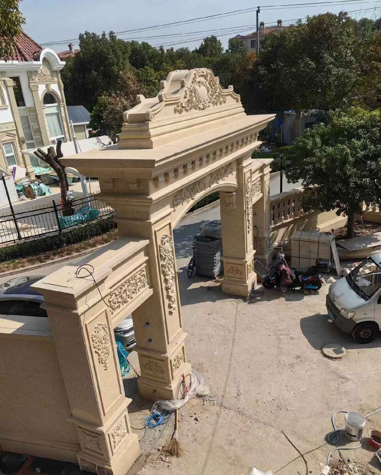 遵义 黄金麻荔枝面花岗岩别墅门楼