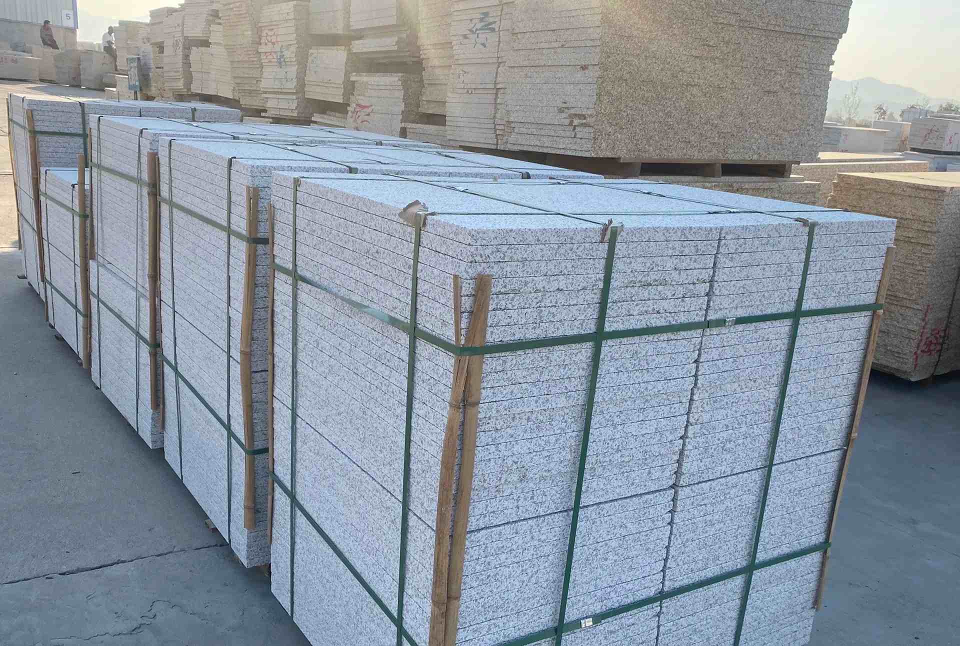 遵义 白麻花岗岩荔枝面地铺石