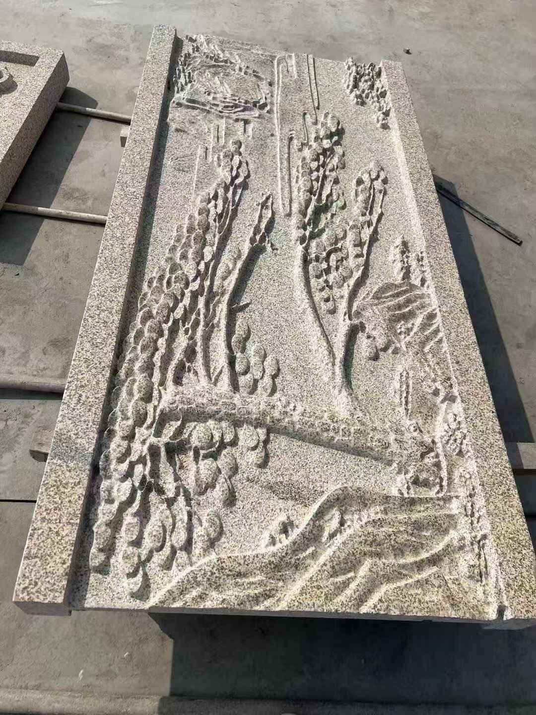 遵义 黄金麻雕刻板浮雕迎客松