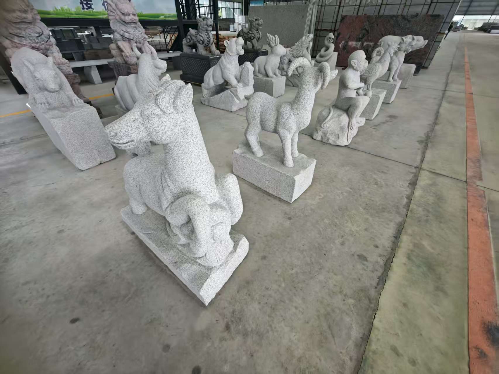 遵义 芝麻白花岗岩造型立体雕刻——十二生肖